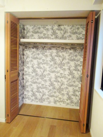 ウィリアムモリスのクロスでアートスペースのように 目黒区S様邸 ウィリアムモリスのクロスでアートスペースのように 目黒区S様邸